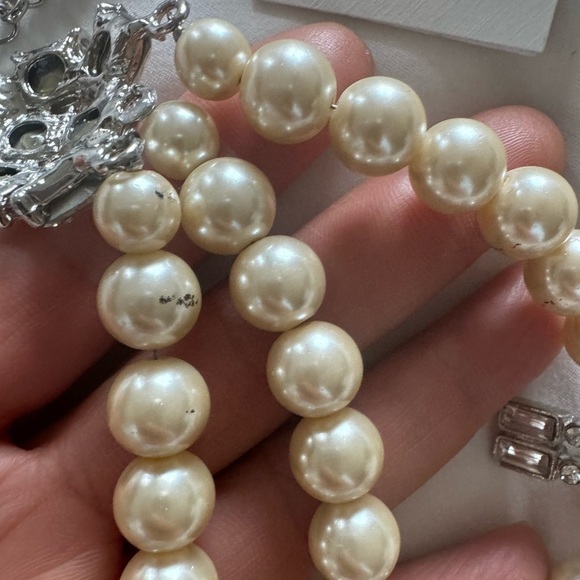 New - bold Pearl & rhinestone statement necklace - Picture 5 of 7